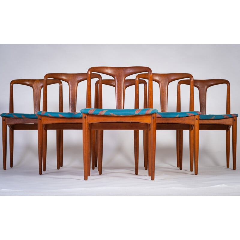 Set of 6 vintage Juliane chairs in solid teak by Johannes Andersen for Uldum Furniture, Denmark 1960