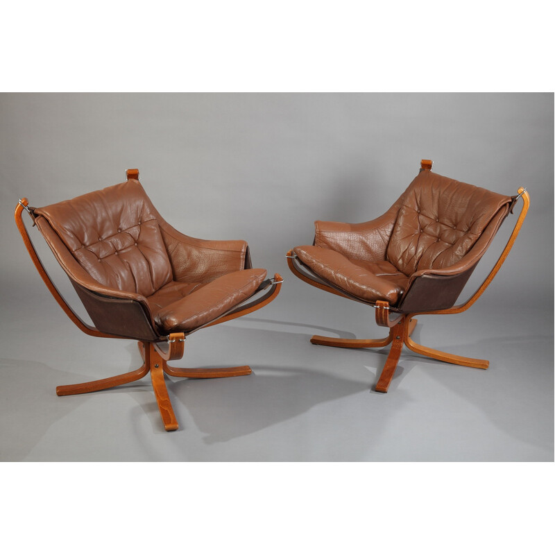Paire de fauteuils "Falcon" en cuir marron par Sigurd Ressell - 1980