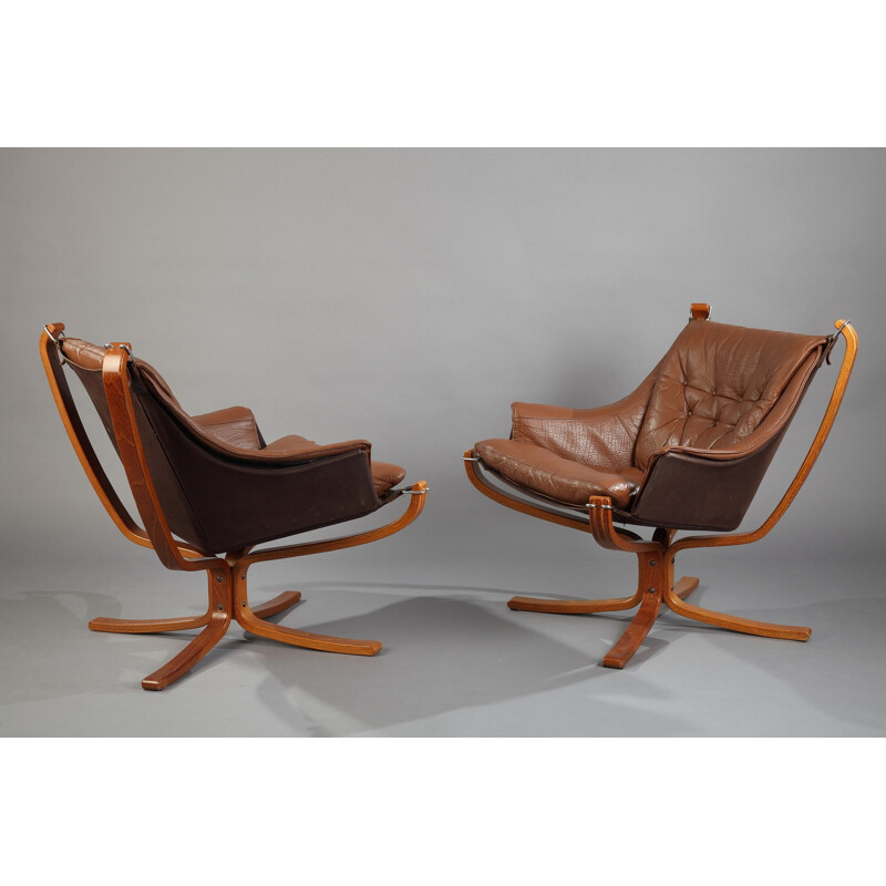 Pair of "Falcon" armchairs in brown leather by Sigurd Ressell - 1980s