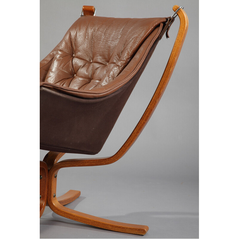 Pair of "Falcon" armchairs in brown leather by Sigurd Ressell - 1980s