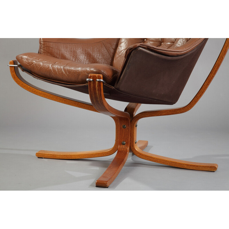 Pair of "Falcon" armchairs in brown leather by Sigurd Ressell - 1980s