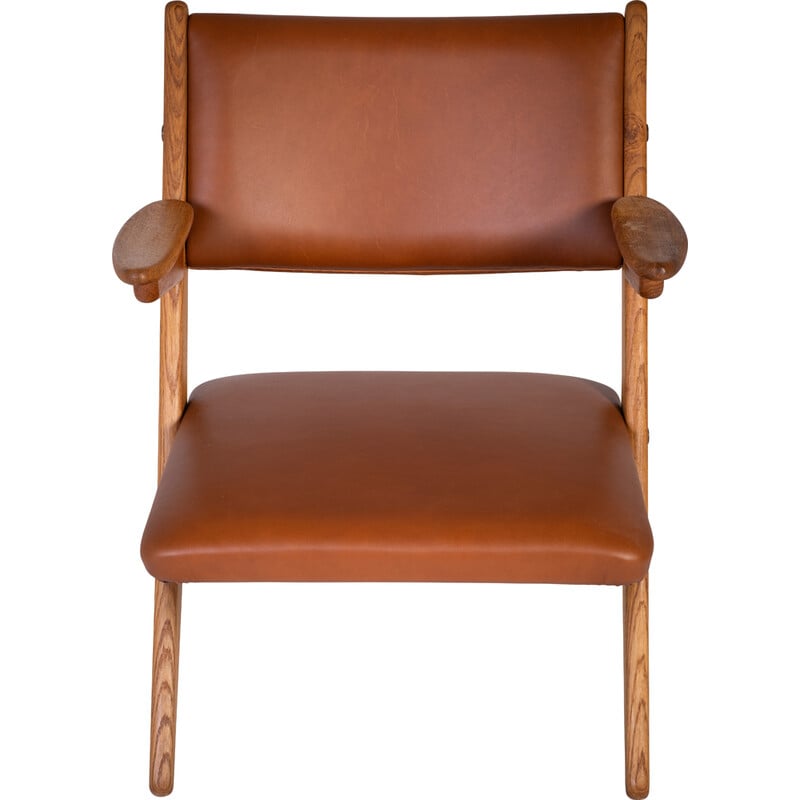 Pair of vintage armchairs in solid oak and leather by Arne Hovmand Olsen, Denmark 1970