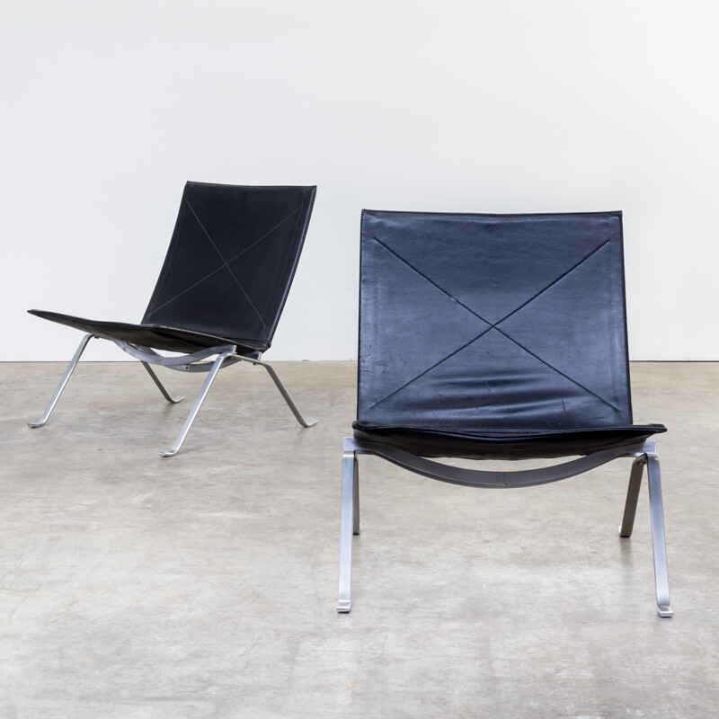 Pair of PK22 black leather armchairs by Poul Kjaerholm for Fritz Hansen - 1950s