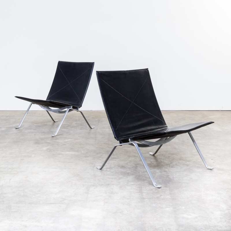 Pair of PK22 black leather armchairs by Poul Kjaerholm for Fritz Hansen - 1950s