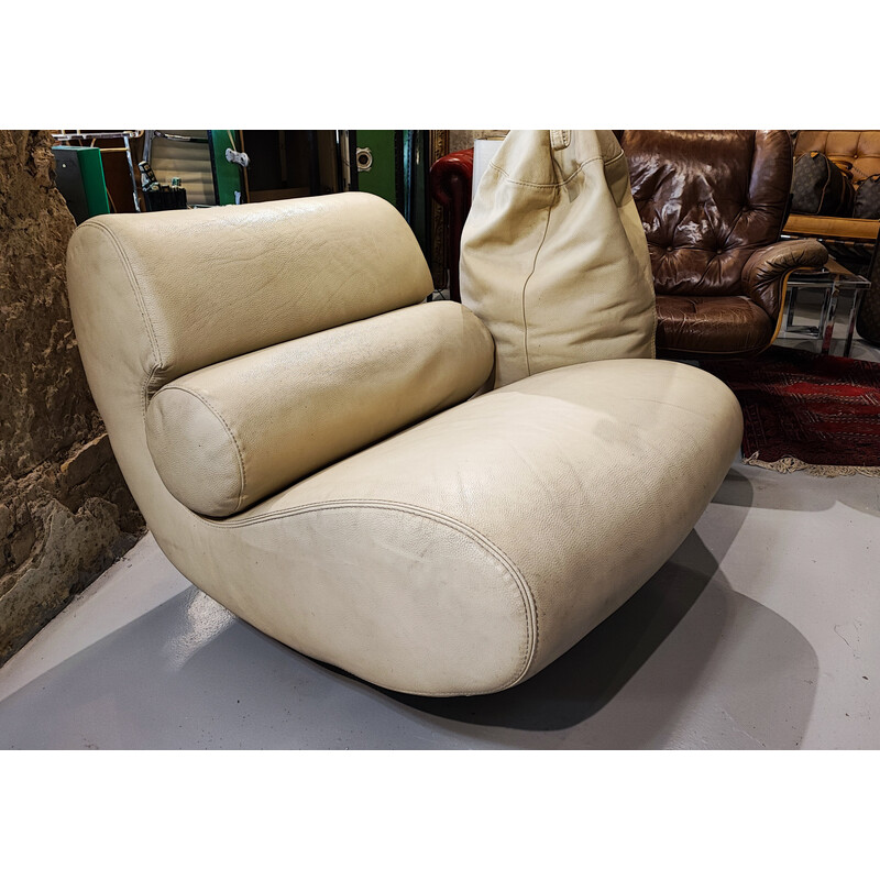Vintage "Virgule" armchair in off-white leather with footrest for Roche Bobois