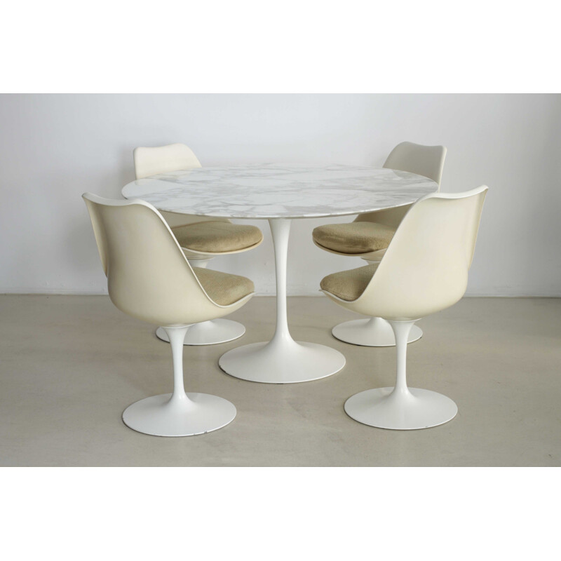 Dining set by Eero Saarinen for Knoll - 1960s