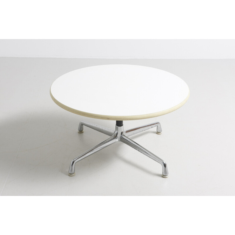 Round coffee table by Charles and Ray Eames for Herman Miller - 1960s