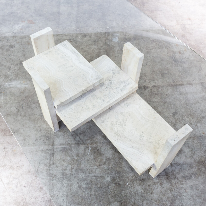 Table basse sculpturale brutaliste en travertin de Willy Ballez - 1970