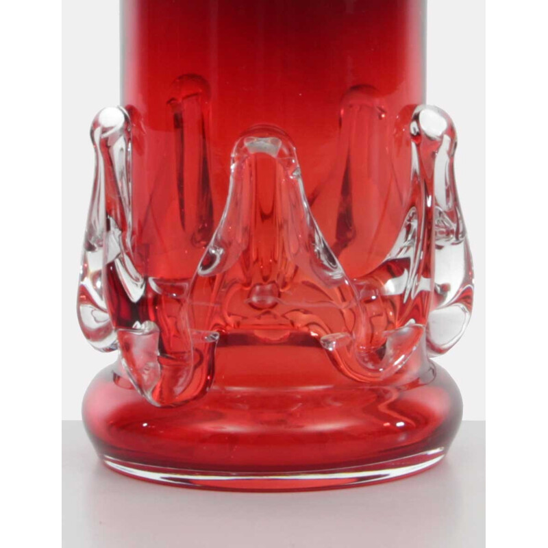 Vase en verre rouge de Jerzy Słuczan - 1980