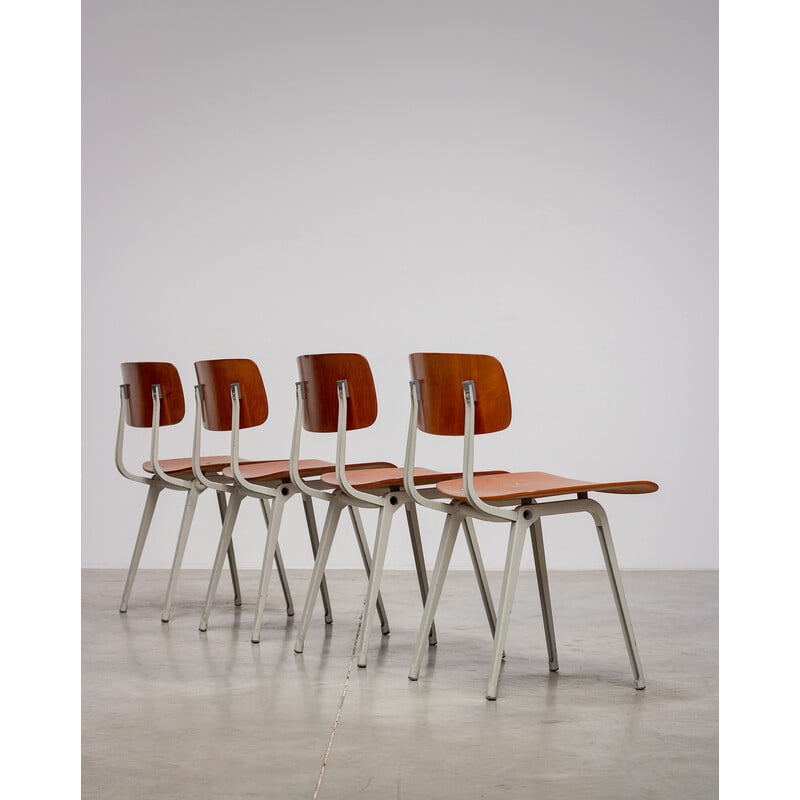 Lot de 4 chaises à repas vintage Revolt en bois par Friso Kramer pour Ahrend de Cirkel, 1950