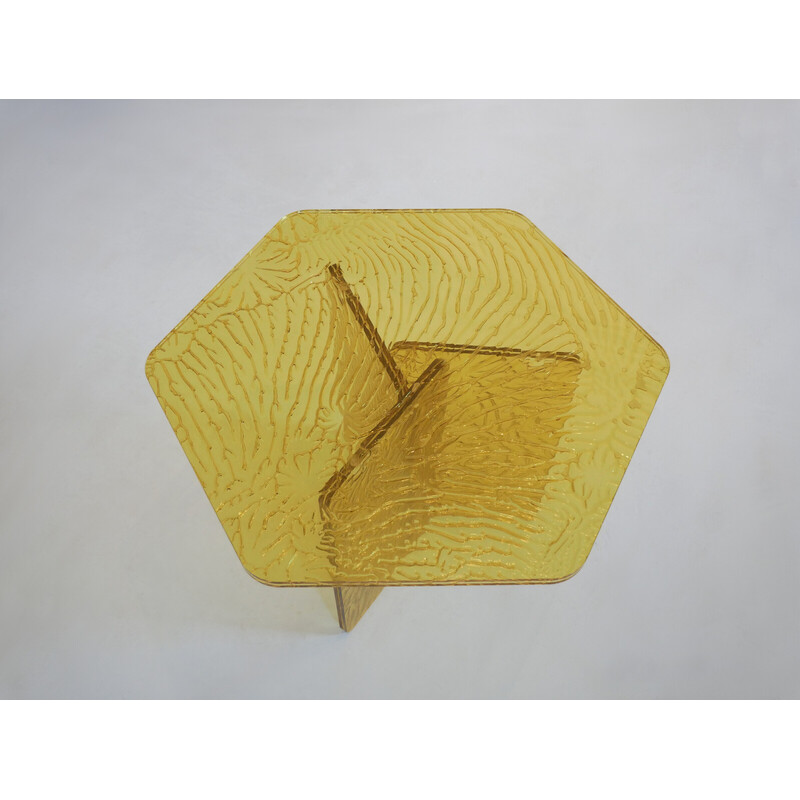 Vintage Sketch zeshoekig geel acryl bijzettafeltje van Roberto Giacomucci, Italië 2020