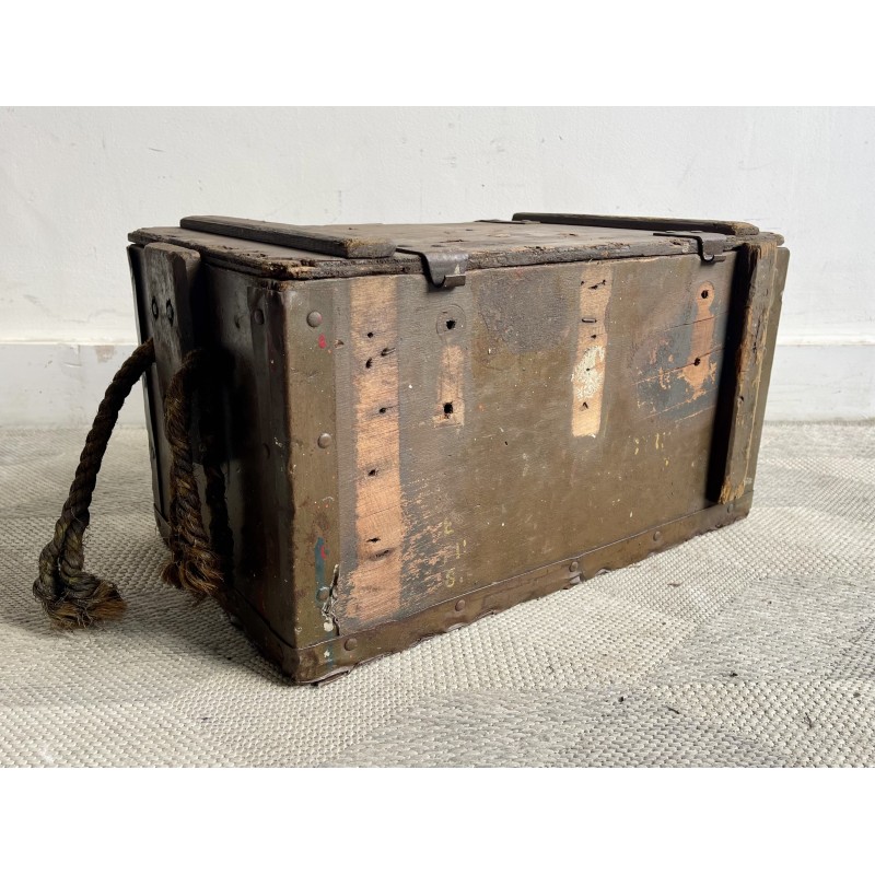 Vintage wooden ammo chest with lid and rope handles, 1940