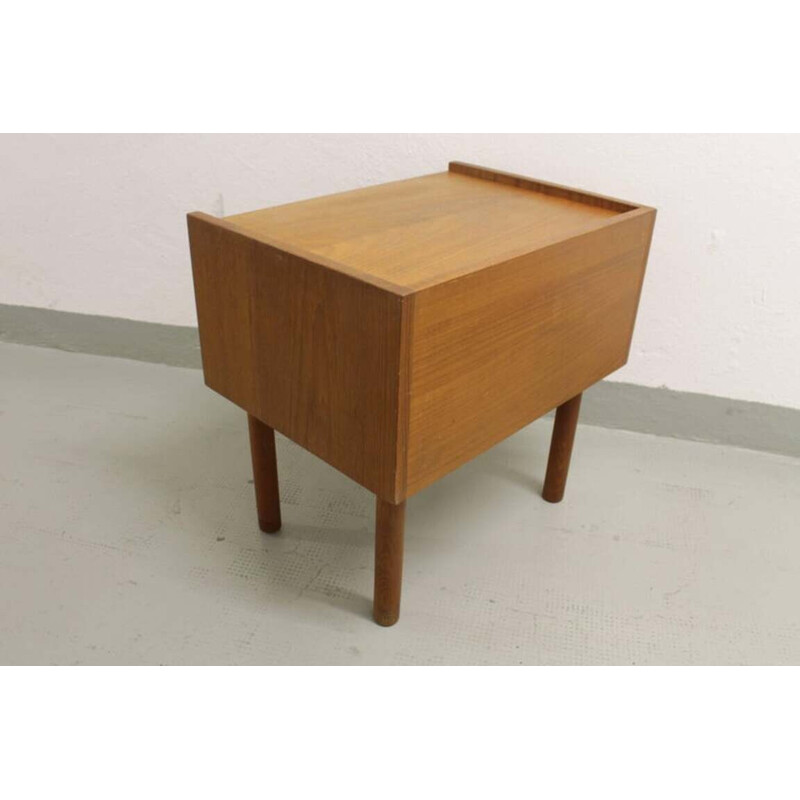 Pair of vintage teak model 430 bedside tables by Hans J. Wegner for Ry Møbler, Denmark 1950