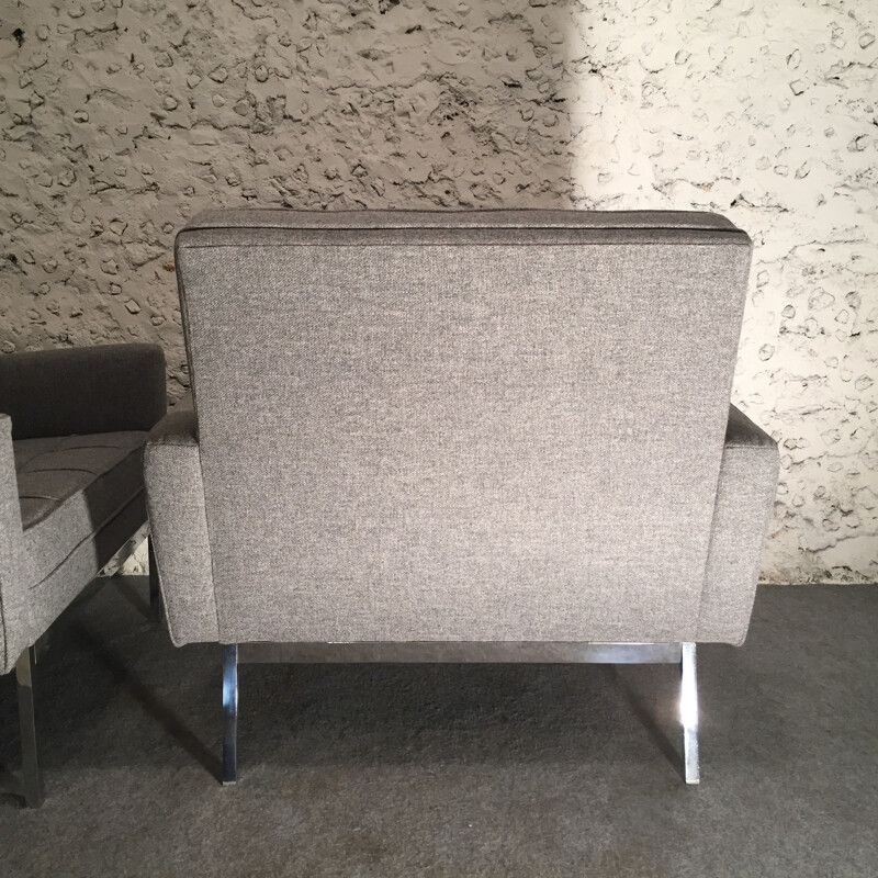 Poltrona grigia modello 65A e relativo pouf di Florence Knoll - 1960