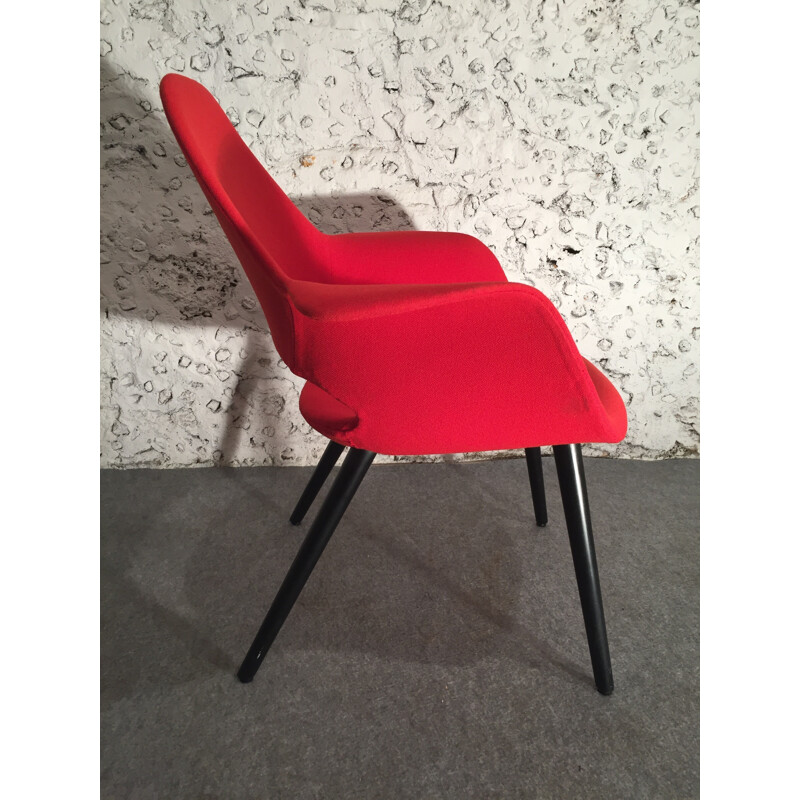 "Organic chair" rouge par Eames et Saarinen - 2000