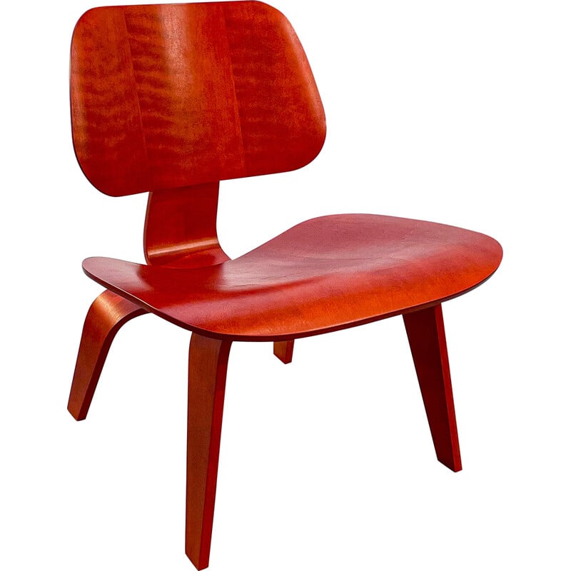 Chaise vintage LCW en frêne teinté rouge de Charles et Ray Eames pour Herman Miller, 2000