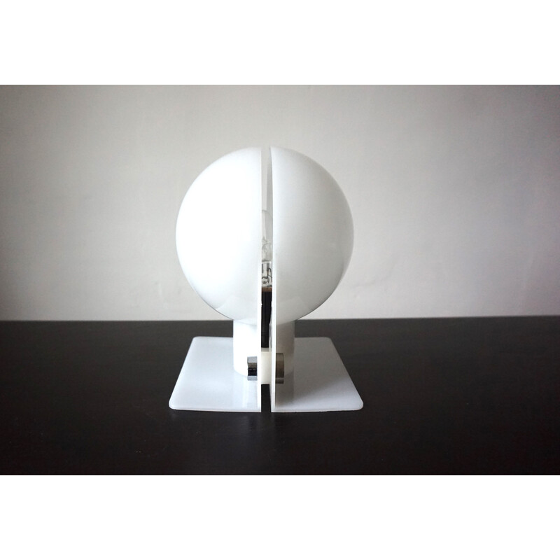 Vintage Sirio table lamp in white plastic by Brazzoli and Lampa for Guzzini, Italy 1970
