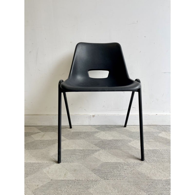 Cadeira escolar empilhável preta vintage para a K.M Furniture