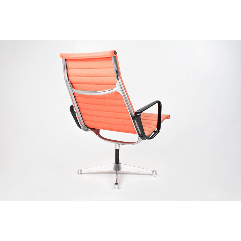 EA116 Swivel lounge chair by Ray and Charles Eames for Herman Miller - 1950s