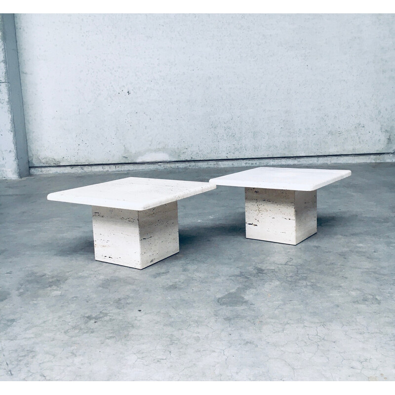 Paire de tables d'appoint vintage carrées en travertin, Italie 1970