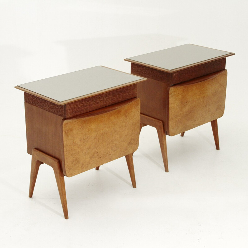 Paire de tables de chevet vintage marron en bois et en verre - 1950
