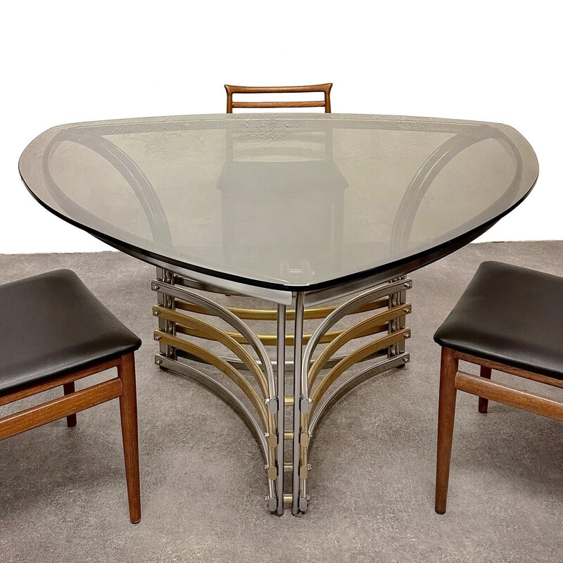 Table à repas vintage triangulaire en verre et chrome, Italie 1970