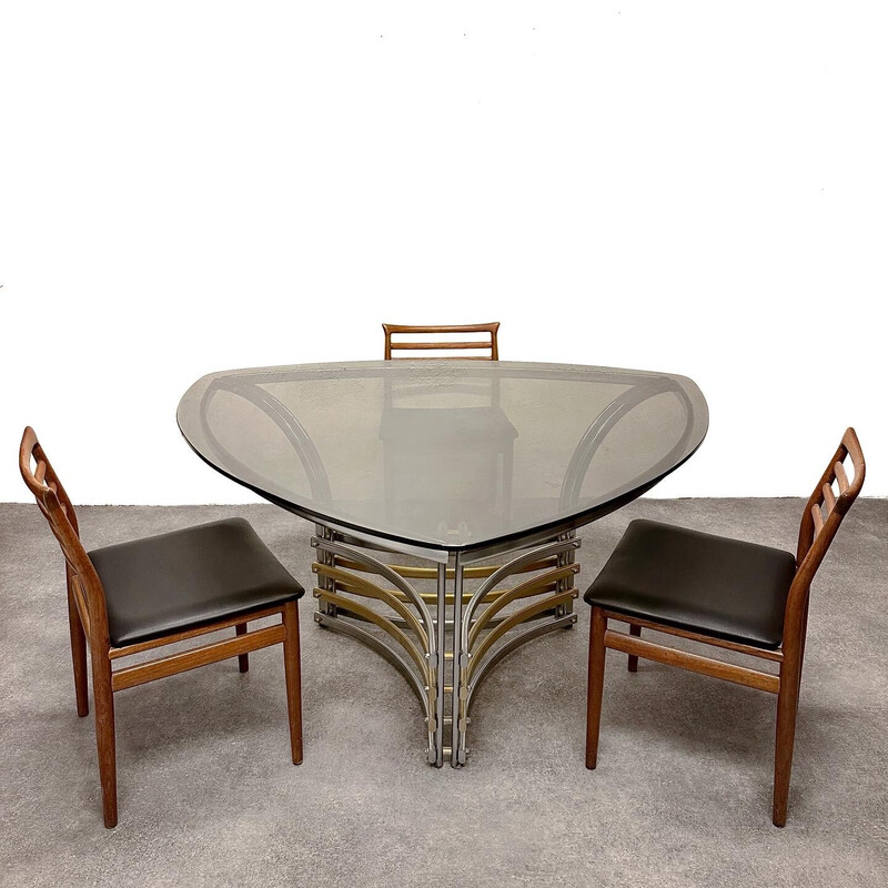 Table à repas vintage triangulaire en verre et chrome, Italie 1970