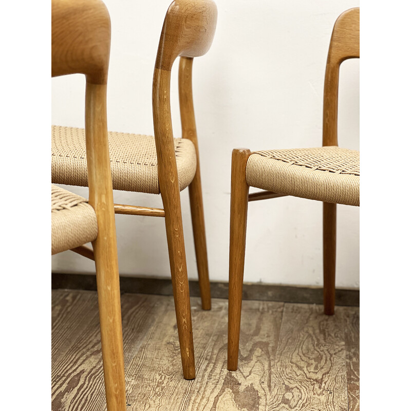 Conjunto de 4 cadeiras vintage modelo 75 em carvalho de Niels O. Møller para Jl Møllers Furniture Factory, Dinamarca 1950