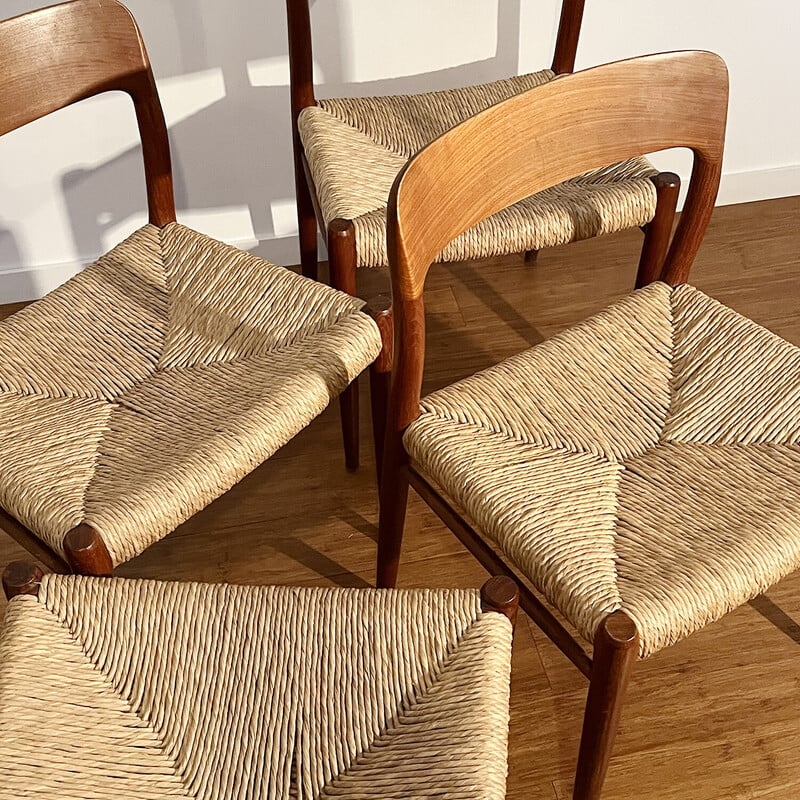 Lot de 4 chaises vintage en teck massif et paille par Niel Otto Møller, Danemark 1960