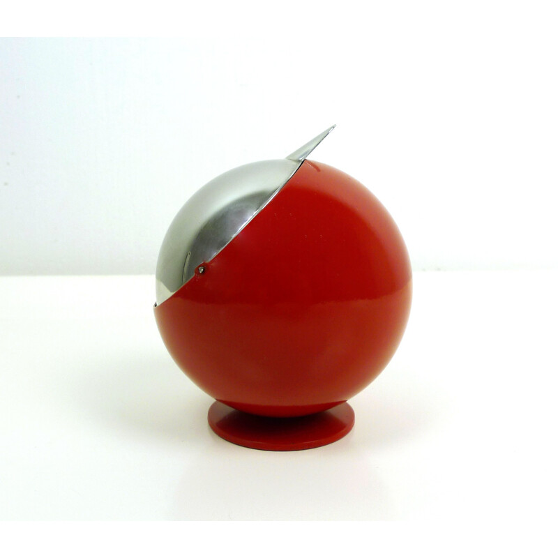 Red Smokny ashtray produced by F. W. Quist - 1970s