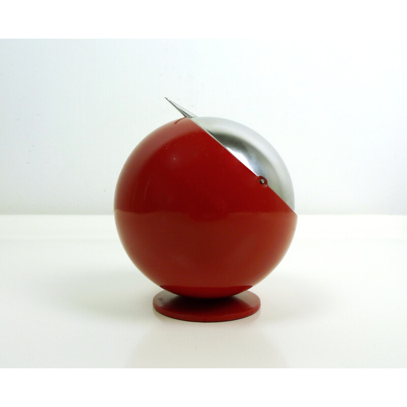 Red Smokny ashtray produced by F. W. Quist - 1970s