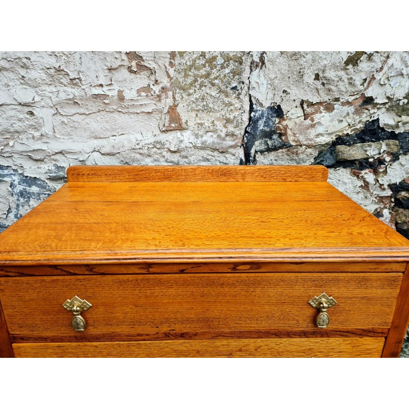 Vintage oak chest of drawers with 4 drawers
