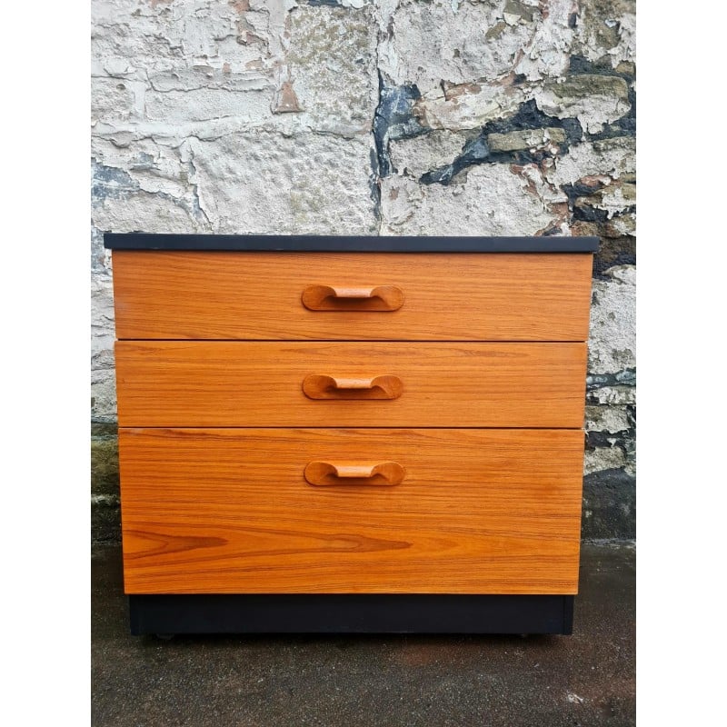 Vintage oak 3 drawer chest of drawers for Austinsuite Furniture