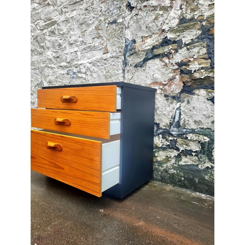 Vintage oak 3 drawer chest of drawers for Austinsuite Furniture