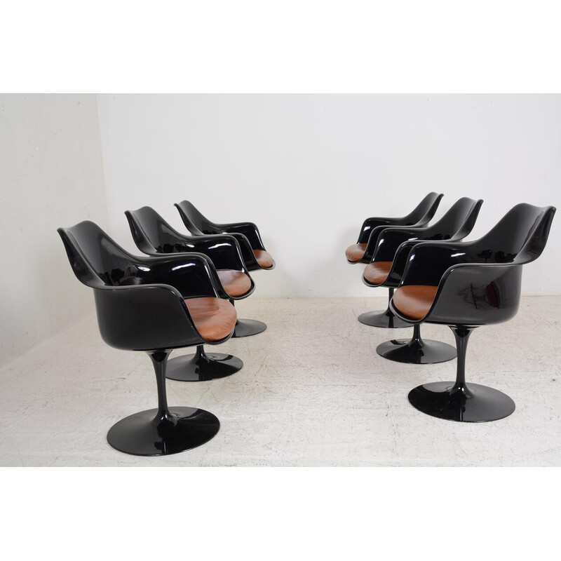 Set of 6 vintage “Tulip” armchairs in fiberglass and cast aluminum by Eero Saarinen for Knoll international