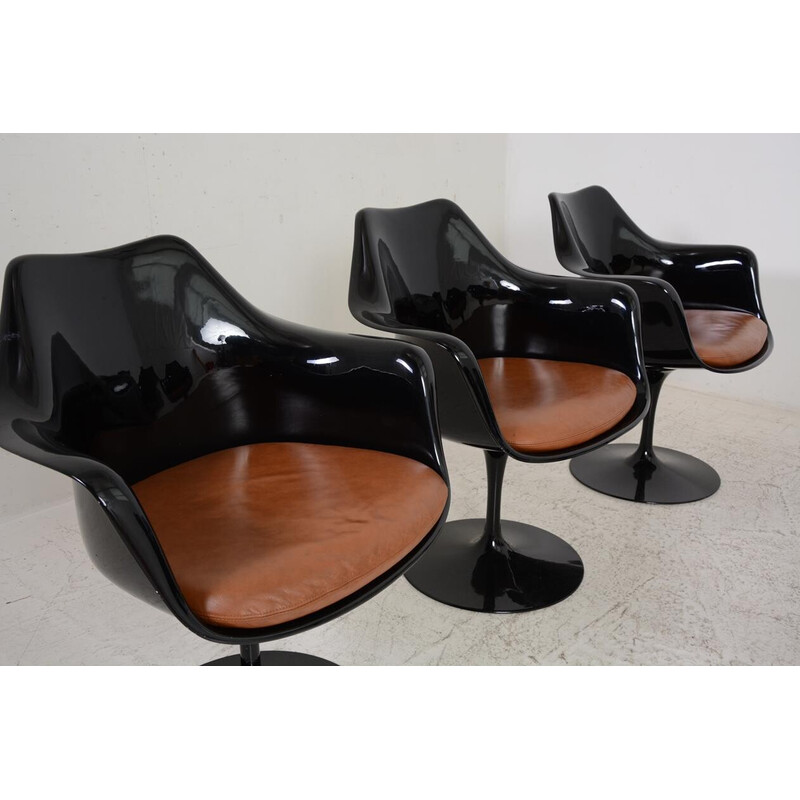 Set of 6 vintage “Tulip” armchairs in fiberglass and cast aluminum by Eero Saarinen for Knoll international