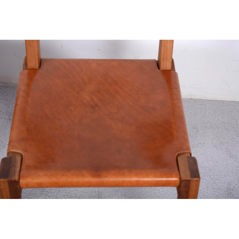 Par de cadeiras vintage modelo S24 em olmo maciço e couro por Pierre Chapo, 1967