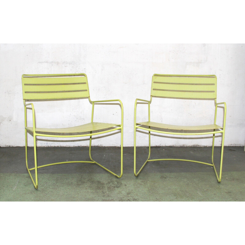Paire de fauteuils de jardin vintage Surprising par Fermob