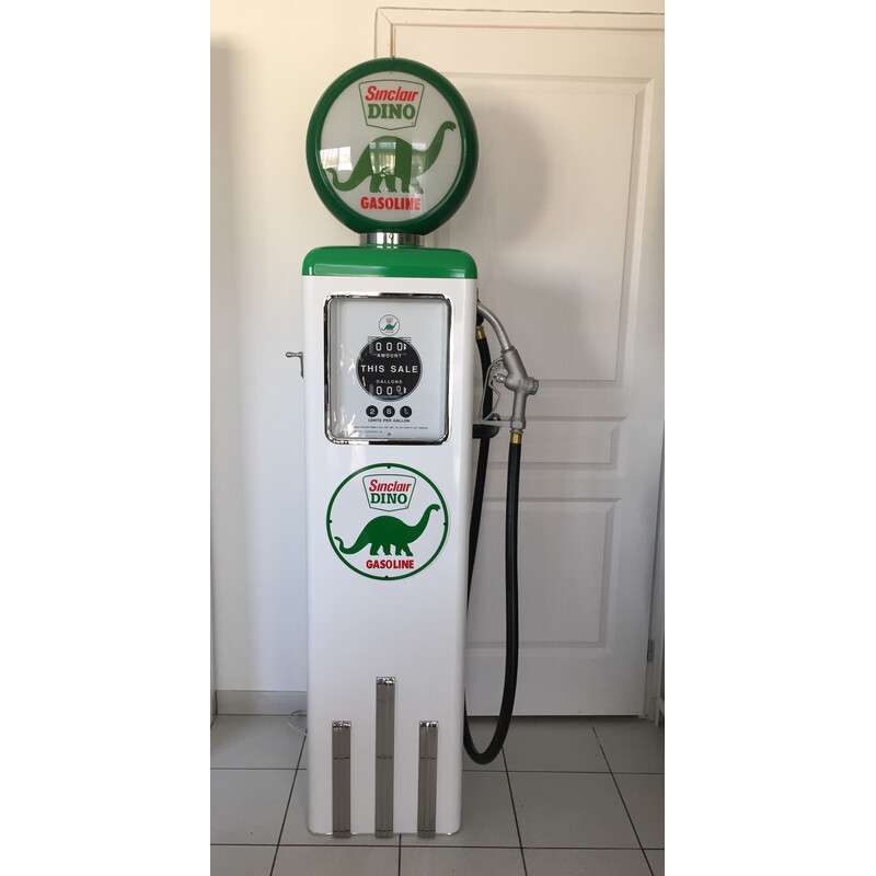 Vintage American gas pump in metal and plastic for Wayne Pump Company, Usa 1951
