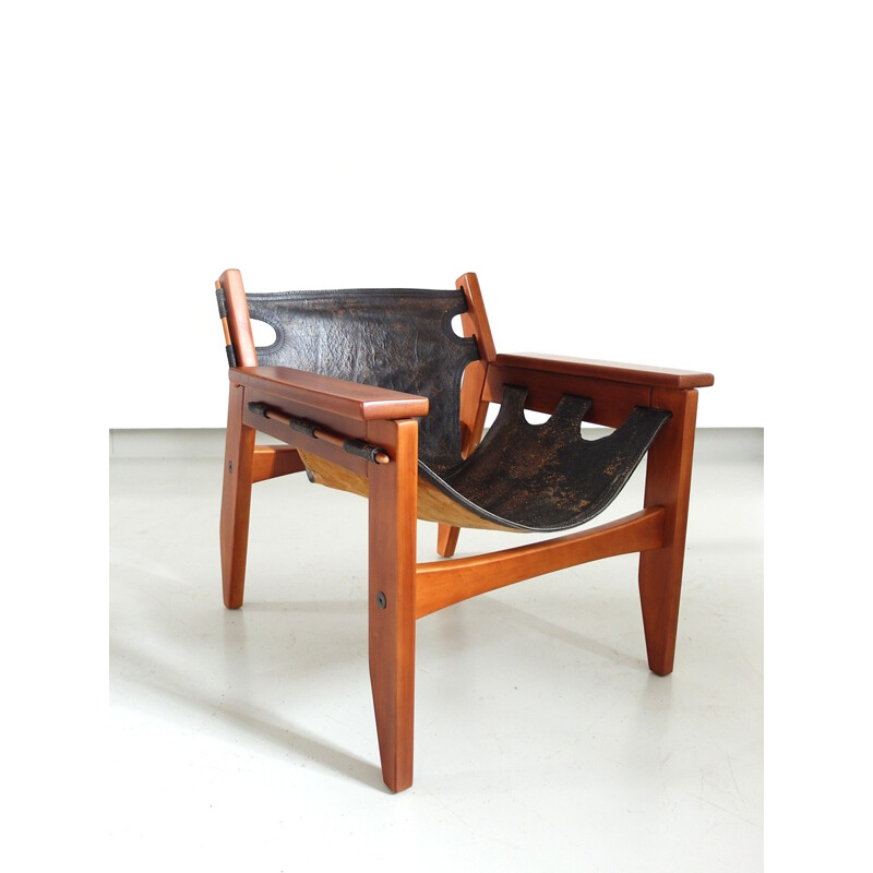 Black easy chair in leather and wood by Sergio Rodrigues produced by Oca - 1960s