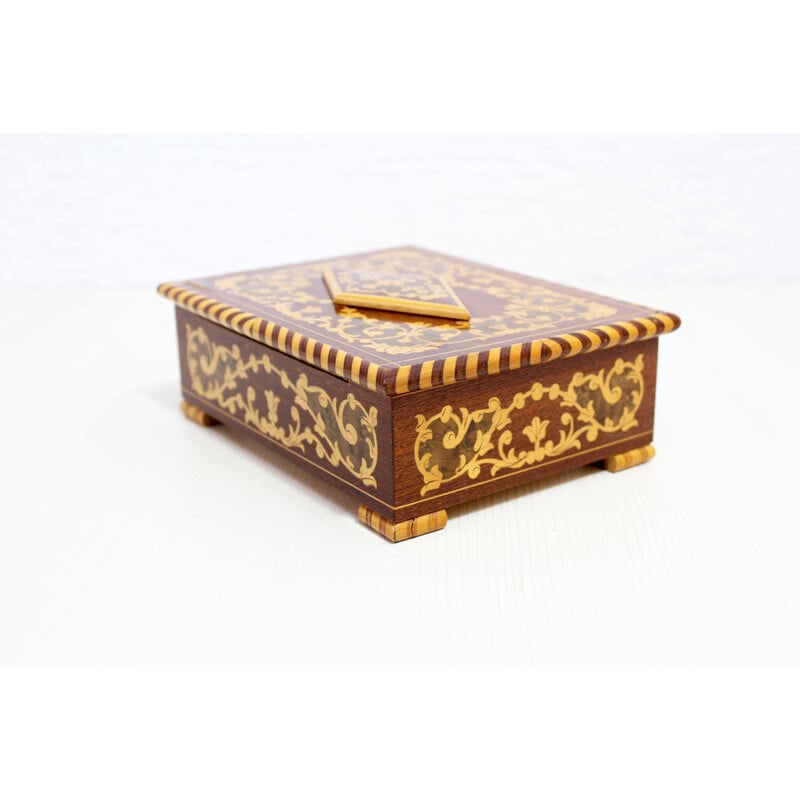 Vintage jewelry box in plywood and marquetry