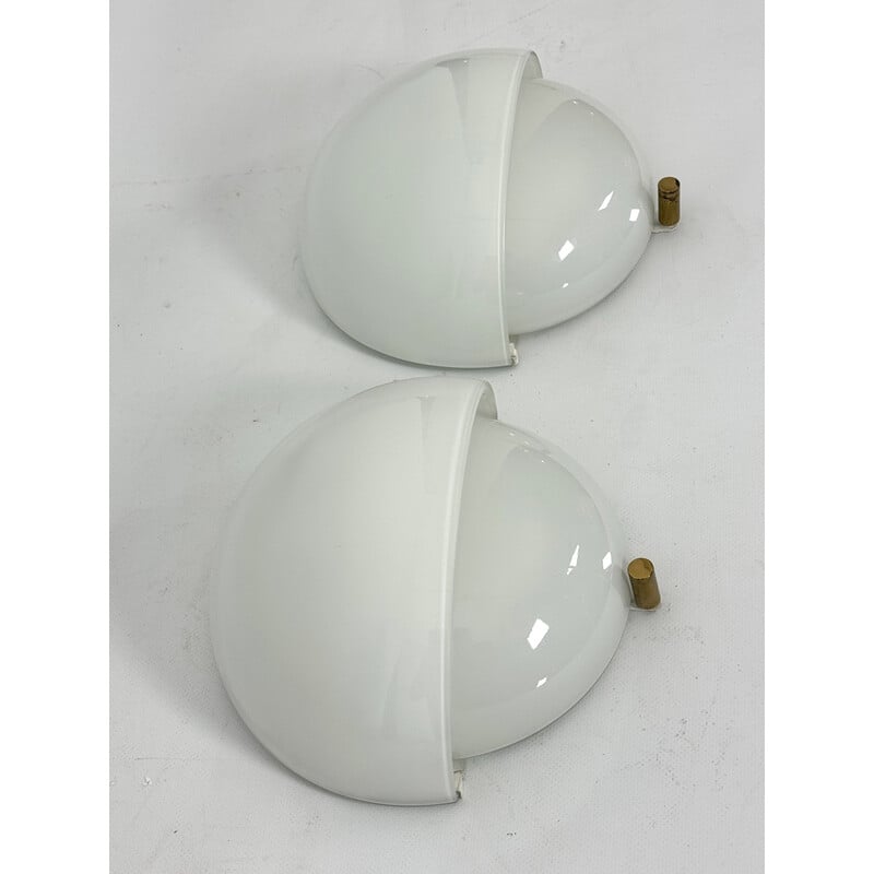 Pair of vintage Glass Mania wall lights in white Murano glass by Vico Magistretti for Artemide, Italy 1960