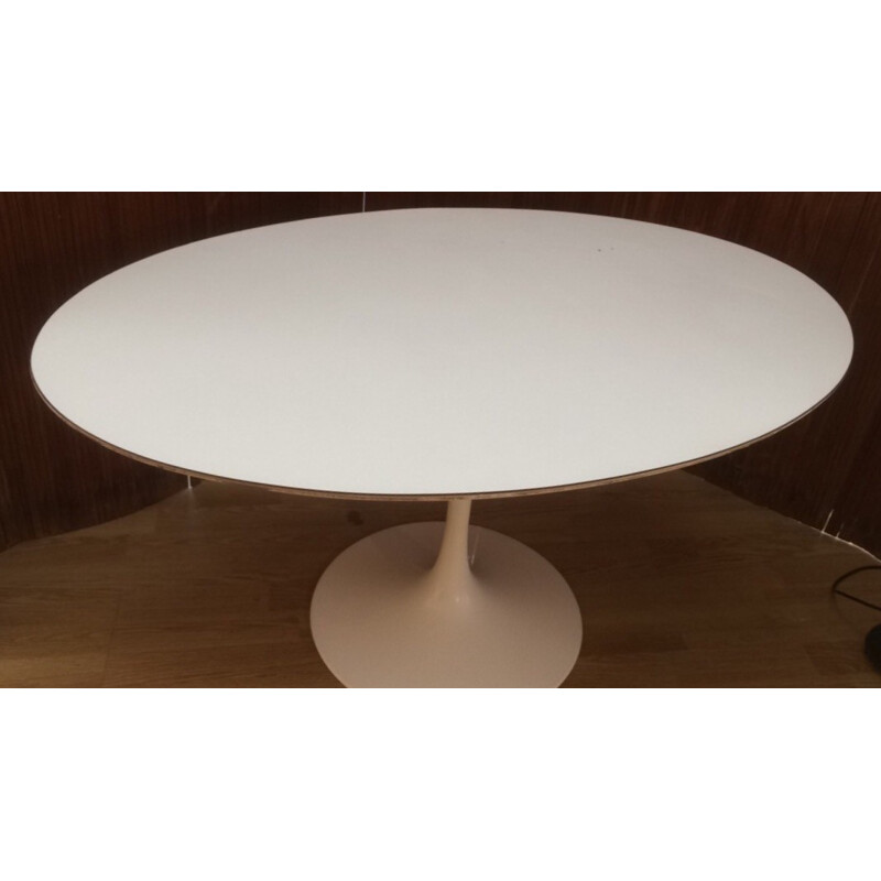 Coffee table in white melamine by Eero Saarinen for Knoll - 1970s