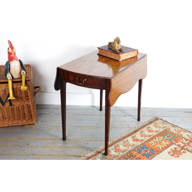 Vintage Royal Pembroke Mahogany Table