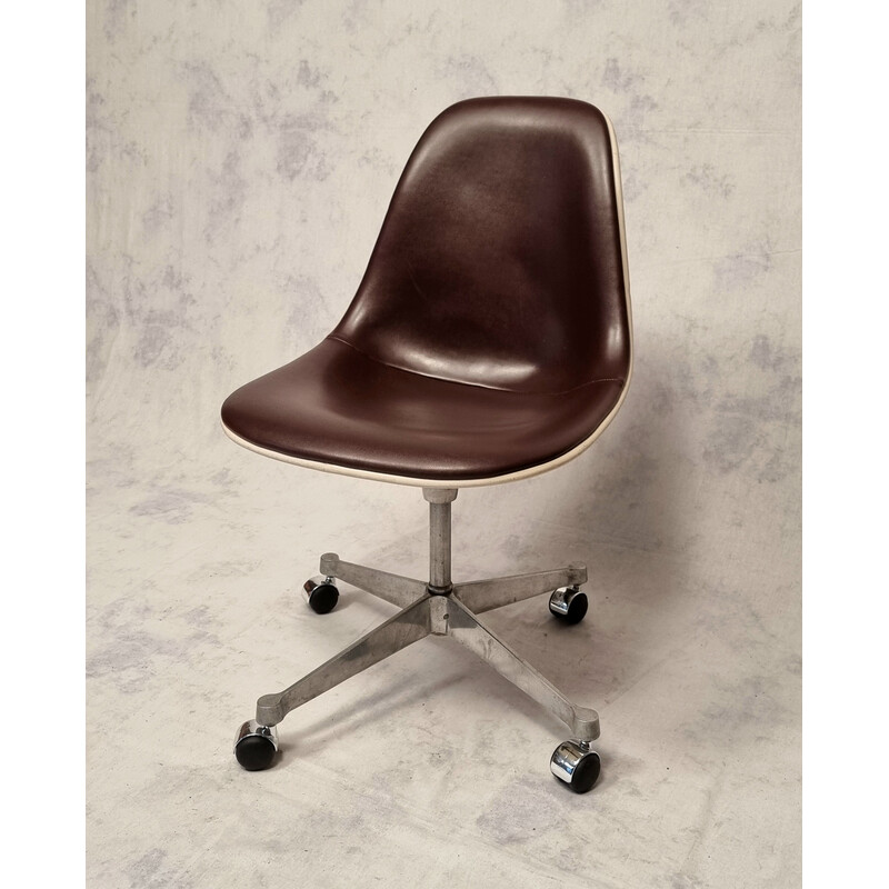 Vintage office chair by Charles and Ray Eames in fiberglass and steel for Herman Miller, 1960