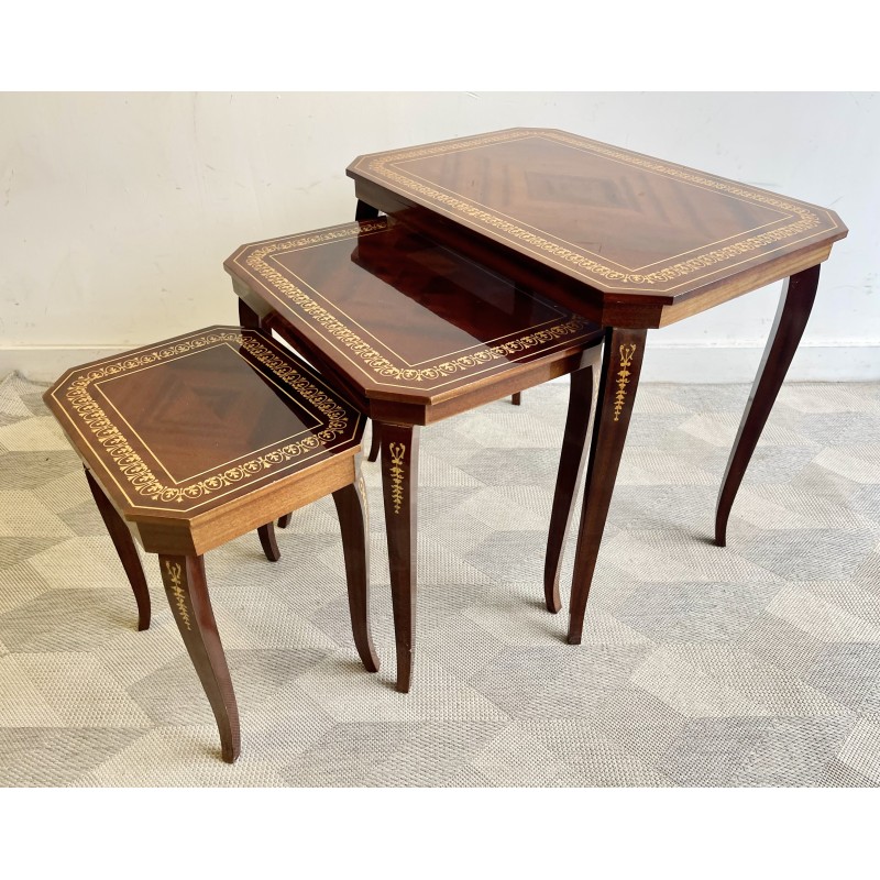 Tables gigognes vintage en bois avec boîte à musique, Italie