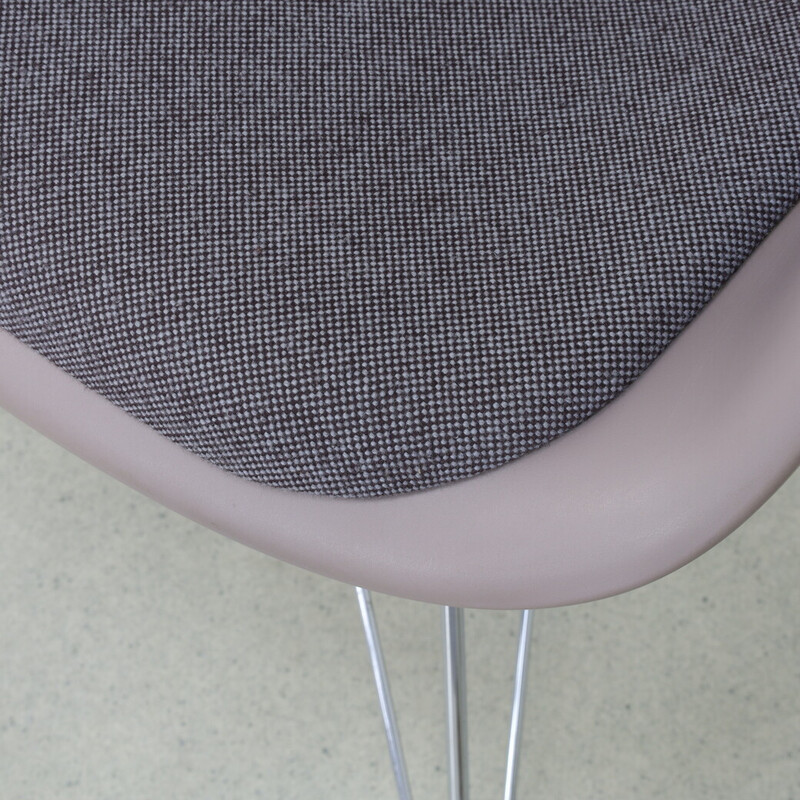 Lot de 4 chaises à repas vintage par Charles et Ray Eames pour Vitra, 2013