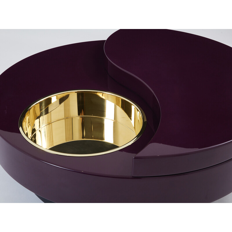 Vintage coffee table model TRG, mauve lacquer and brass, 1970