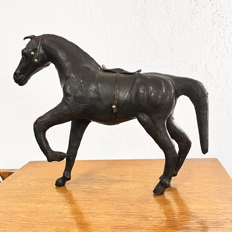 Escultura figura caballo vintage en cuero y papel