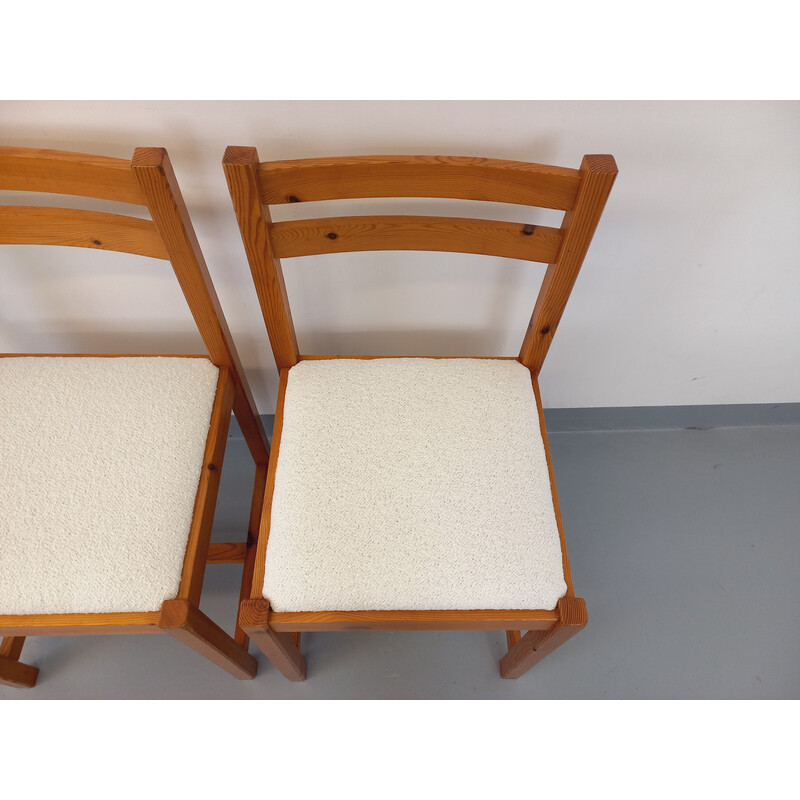Paire de chaises vintage en pin et tissu bouclette blanc pour Maison Regain, 1970